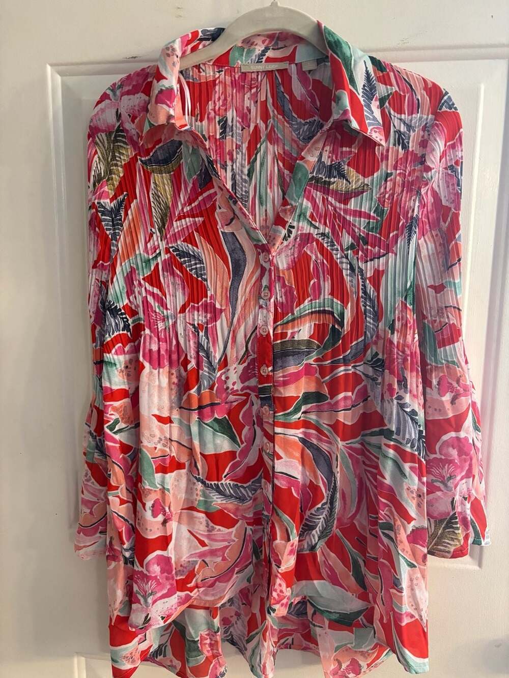 Sunny Leigh Pink Red Tropical Floral Pleated Button-Down Shirt
